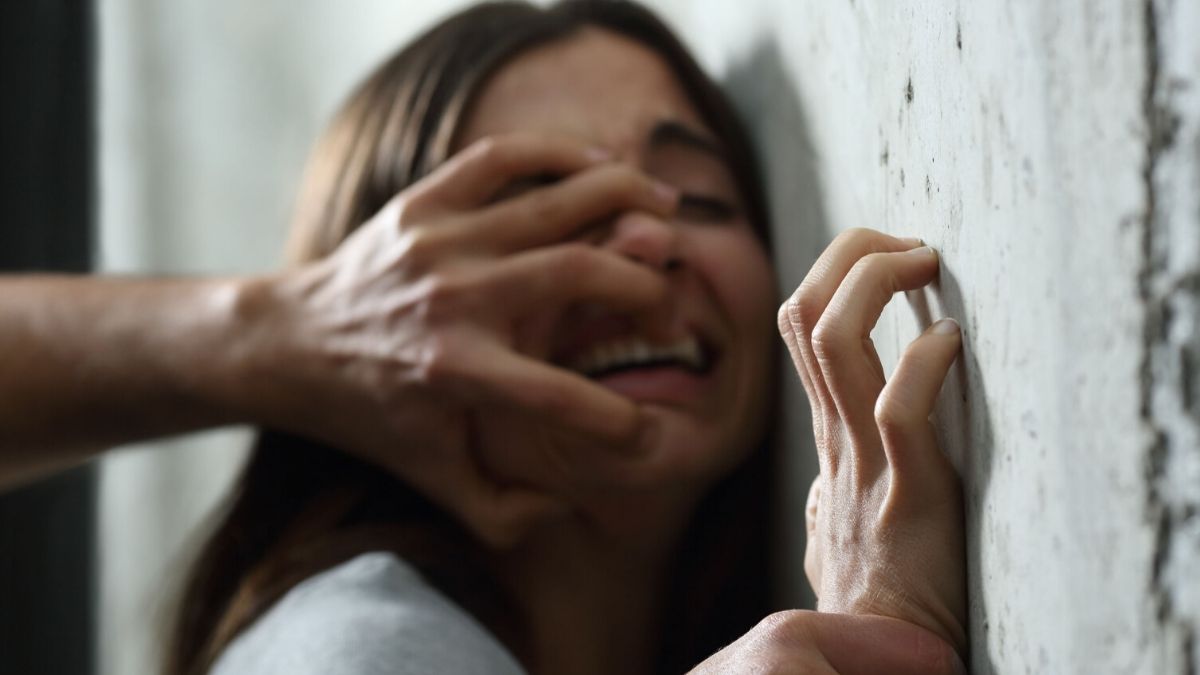 Dva puta silovao djevojčicu u napuštenoj kući u Karlovcu. Ostala je trudna
